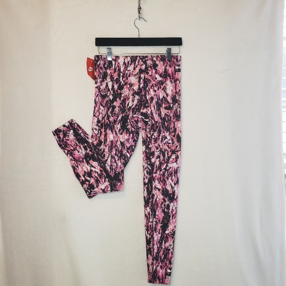Nike Pants - NIKE Women's Work Out Legging ~ NWT